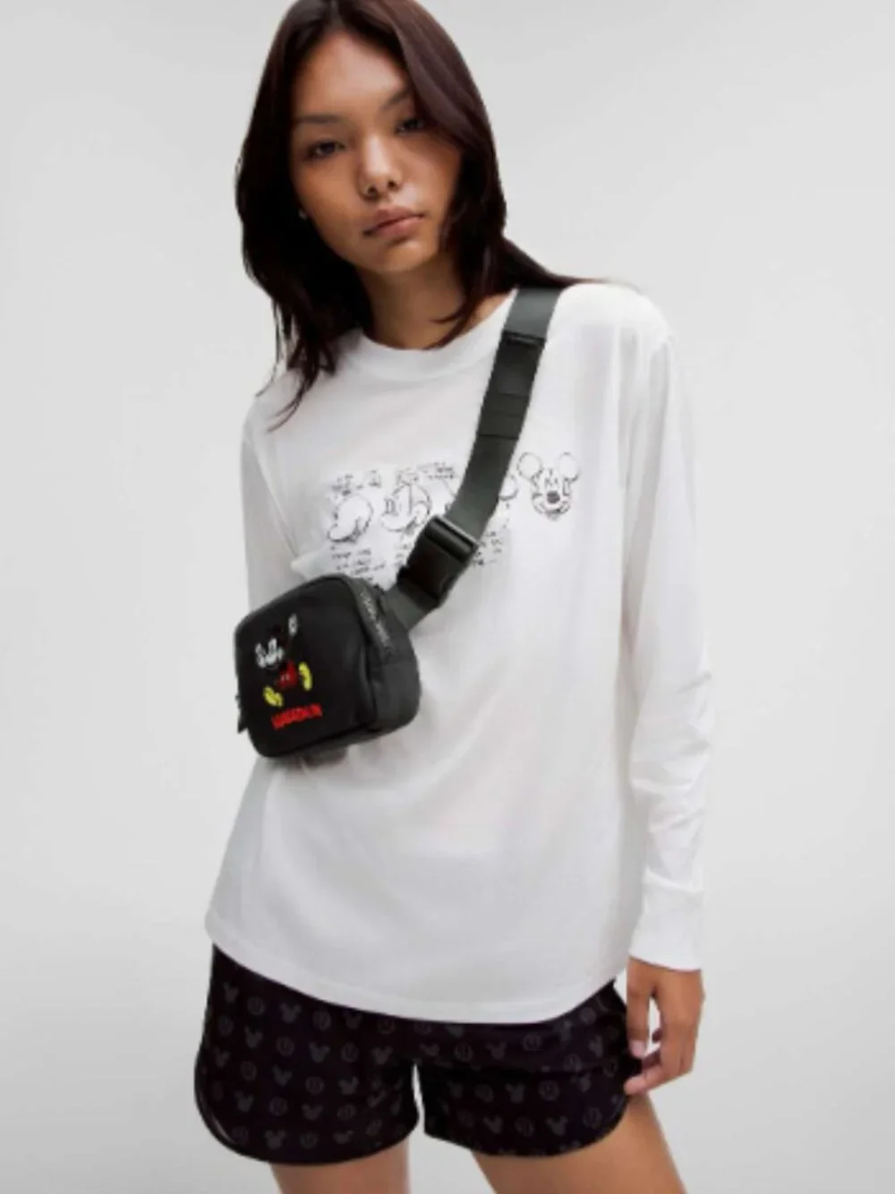 Disney x Lululemon *Everywhere Belt Bag 1L Mickey in Motion Graphic - Picture 9 of 10